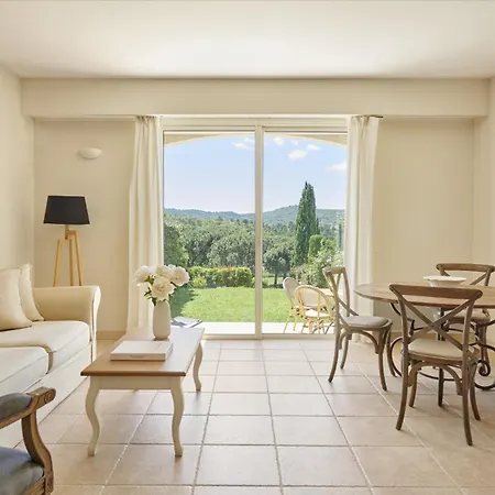 בית נופש Golf Residences סן טרופז