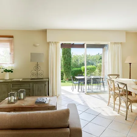 בית נופש Golf Residences *