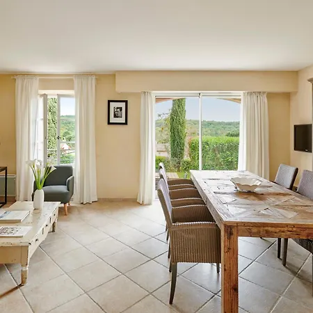 Golf Residences בית נופש *
